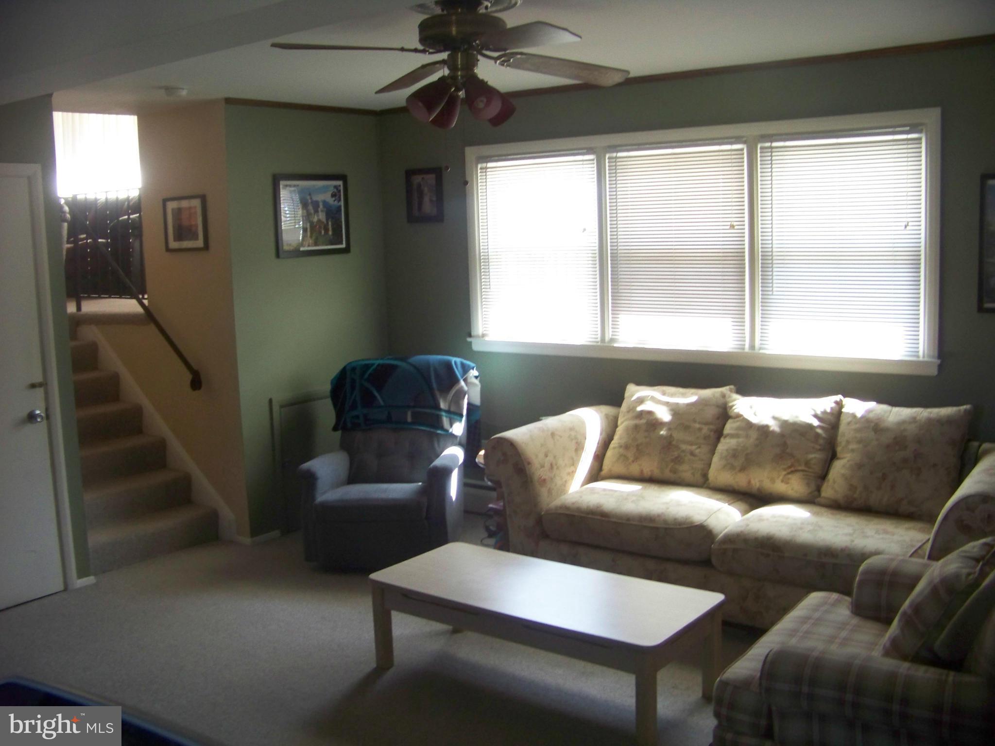 922 Cromwell Bridge Road Towson, MD 21286 - Photo 3 of 14 Family Room