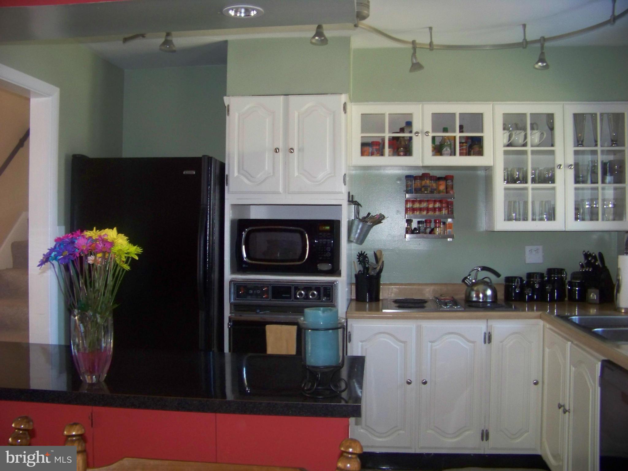 922 Cromwell Bridge Road Towson, MD 21286 - Photo 6 of 14 Kitchen