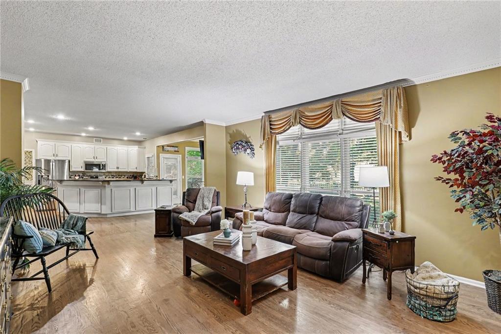 5304 Mullen Road Shawnee, KS 66216 - Photo 7 of 58