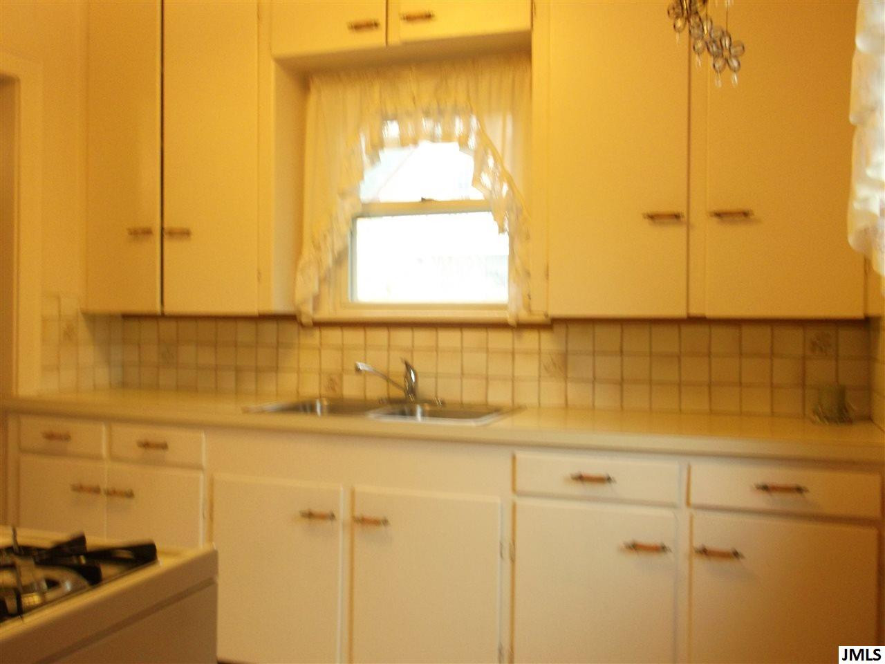 717 5th Street Jackson, MI 49203 - Photo 8 of 18 Photo 8
