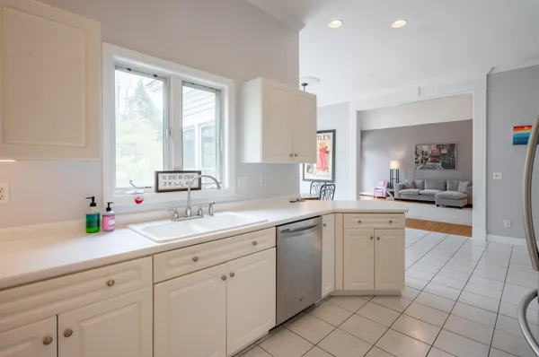 $875,000 | 3 Foxberry Drive, New Boston, NH 03070