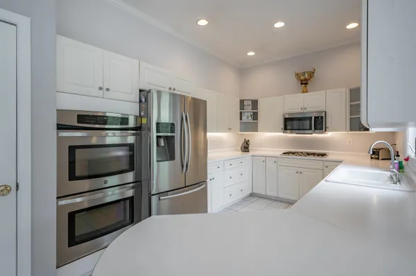 $875,000 | 3 Foxberry Drive, New Boston, NH 03070