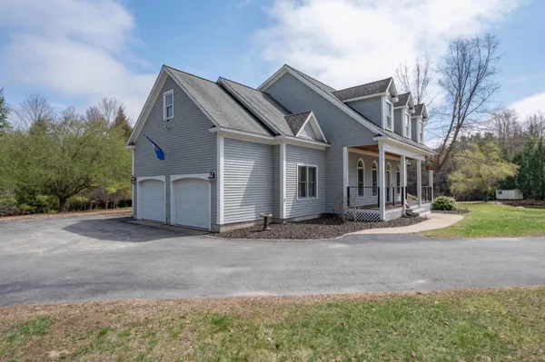 $875,000 | 3 Foxberry Drive, New Boston, NH 03070