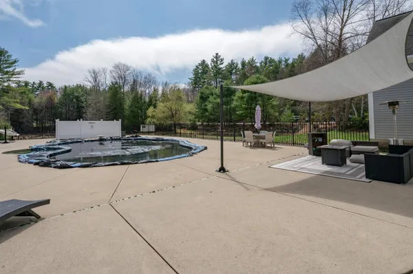 $875,000 | 3 Foxberry Drive, New Boston, NH 03070