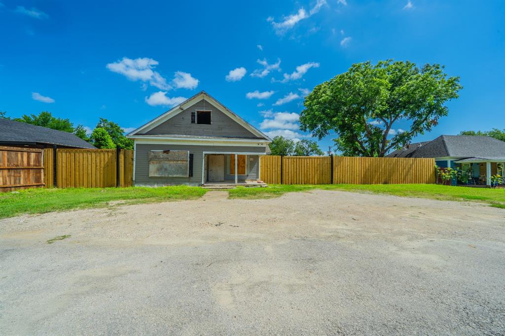 122 West Grand Prairie Road Grand Prairie, TX 75051 - Photo 1 of 1 Front of property
