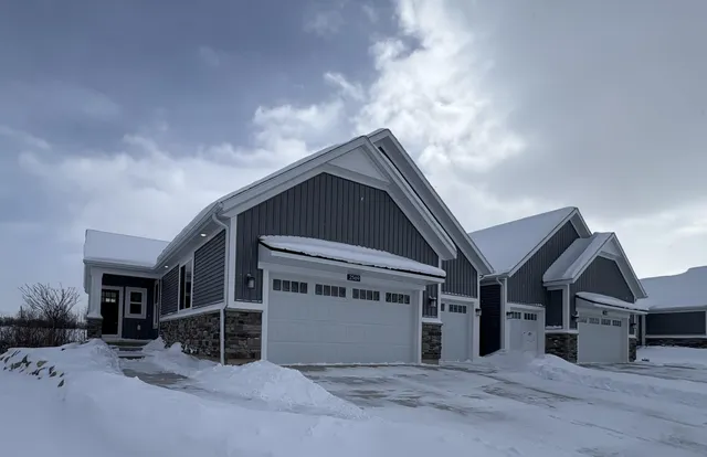 $555,565 | 2569 Ravines Trail Drive Southwest, Byron Center, MI 49315