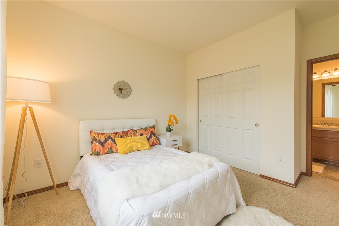 3307 171st Place Southeast Bothell, WA 98012 - Photo 11 of 24