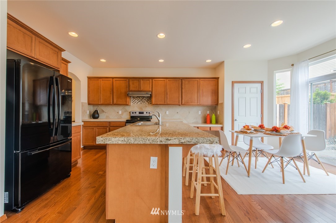 3307 171st Place Southeast Bothell, WA 98012 - Photo 7 of 24