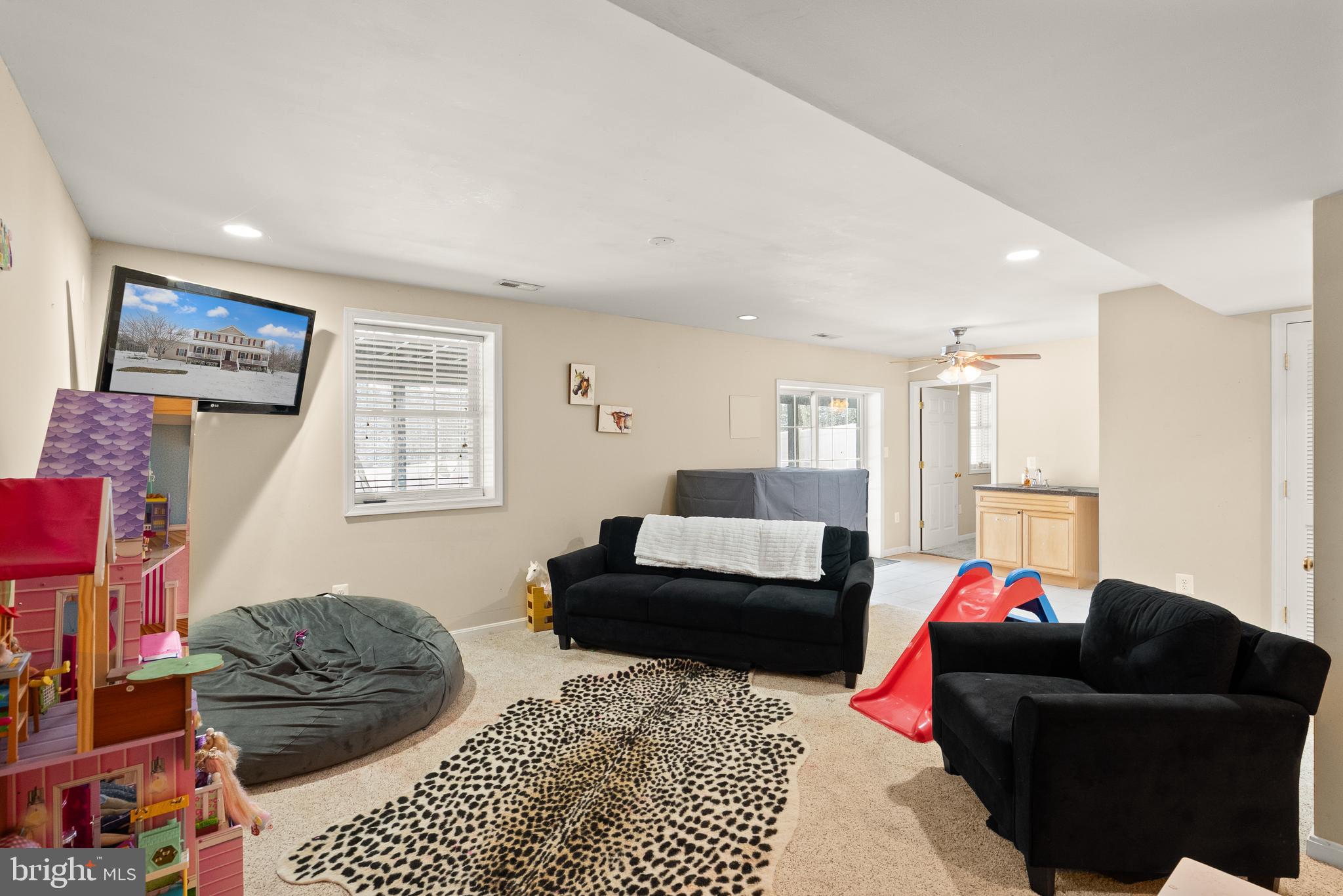 10757 Shenandoah Path Catlett, VA 20119 - Photo 46 of 55 a living room with furniture and a window