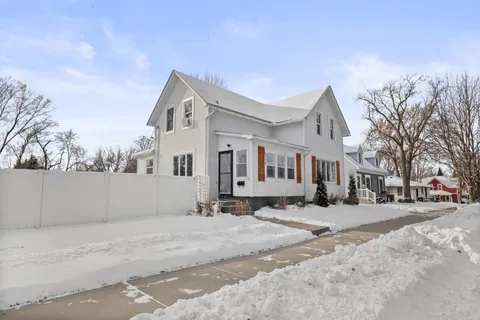 $320,000 | 317 West 1st Street, Waconia, MN 55387