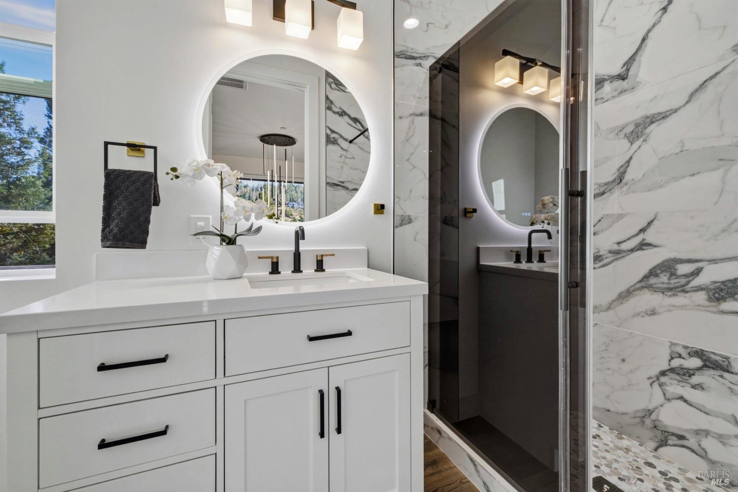 3441 Castlerock Court Santa Rosa, CA 95404 - Photo 35 of 65 upstair hallway bathroom
