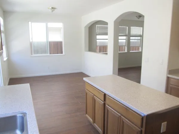 $2,800 | 233 American Farms Avenue, Lathrop, CA 95330