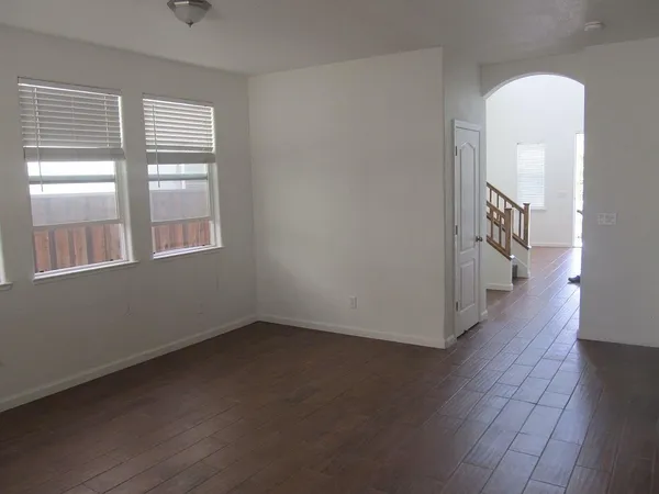 $2,800 | 233 American Farms Avenue, Lathrop, CA 95330