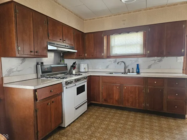 $140,000 | 311 South Boehning Street, Indianapolis, IN 46219