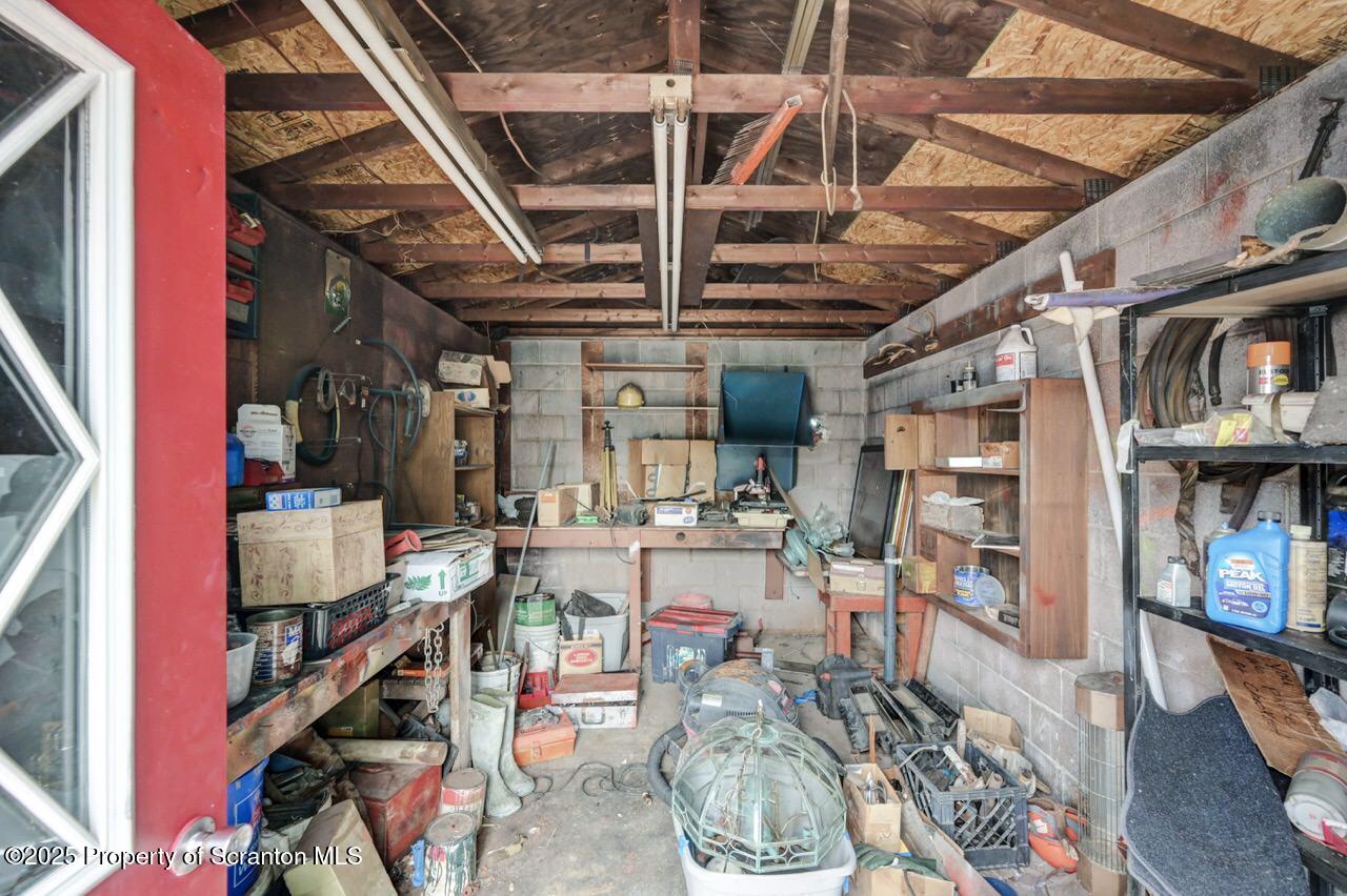 2035 Delaware Street Dunmore, PA 18512 - Photo 37 of 44