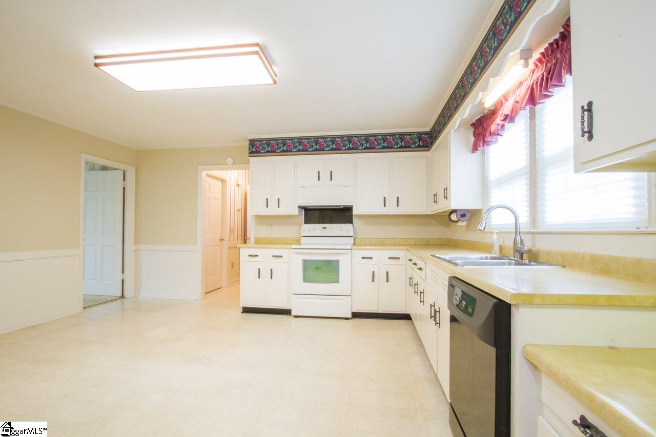 206 Bedford Road Easley, SC 29642 - Photo 8 of 34 Gallery Image 8
