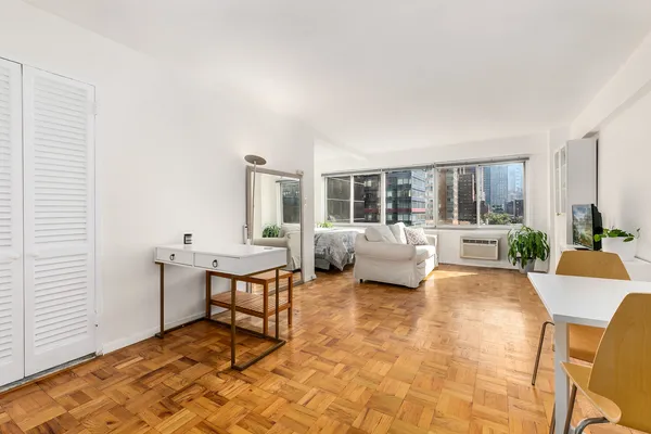$3,500 | 240 East 55th Street, Unit 10A | Midtown East