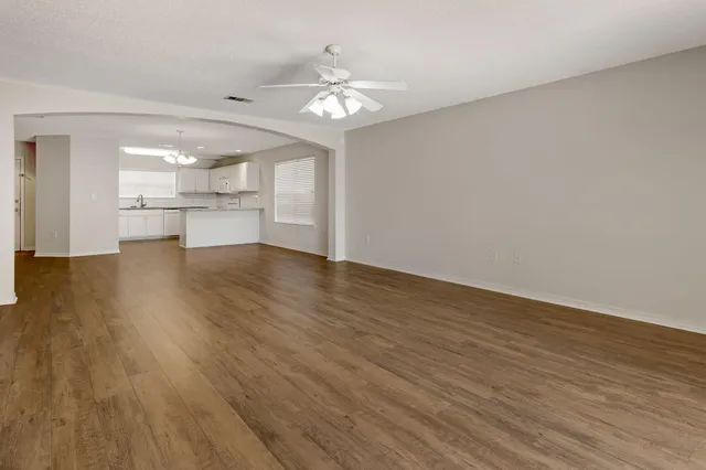 $1,695 | 613 Affirmed Court, Crestview, FL 32539