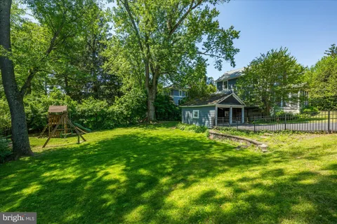 $1,050,000 | 3810 Dresden Street, Kensington, MD 20895
