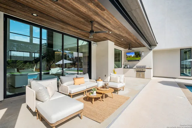 $3,225,000 | 211 Wellesley Hill, Shavano Park, TX 78231