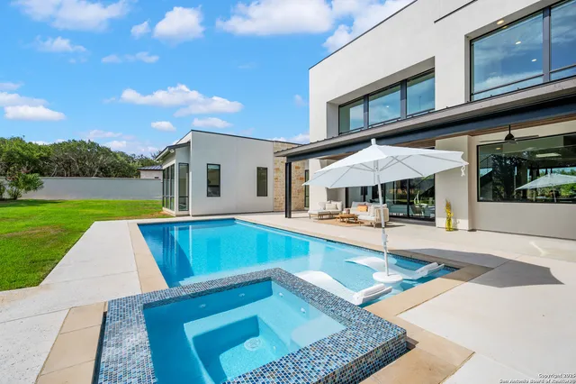 $3,225,000 | 211 Wellesley Hill, Shavano Park, TX 78231