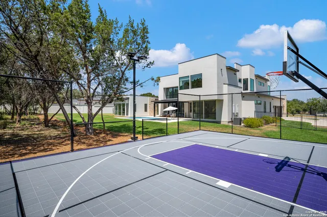 $3,225,000 | 211 Wellesley Hill, Shavano Park, TX 78231