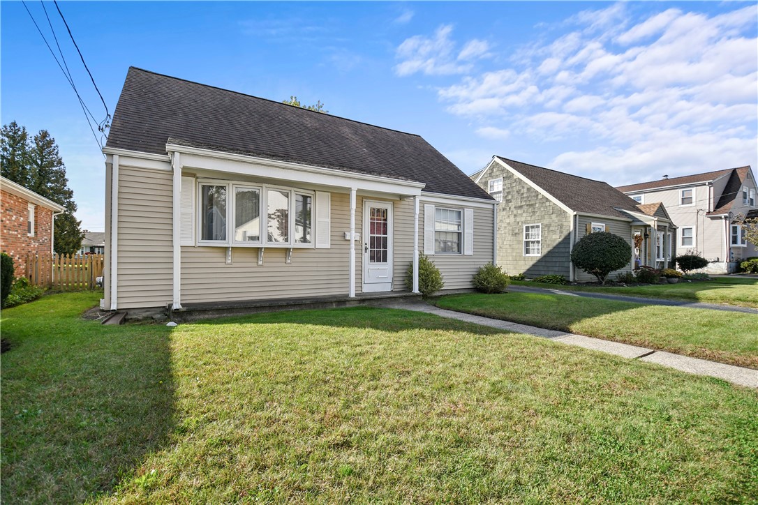 95 Windsor Road Pawtucket, RI 02861 - Photo 3 of 35