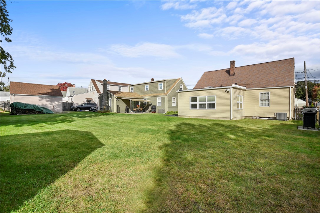 95 Windsor Road Pawtucket, RI 02861 - Photo 31 of 35