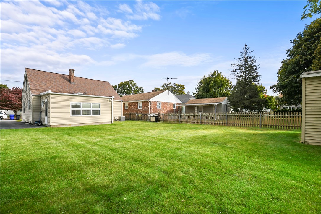 95 Windsor Road Pawtucket, RI 02861 - Photo 33 of 35
