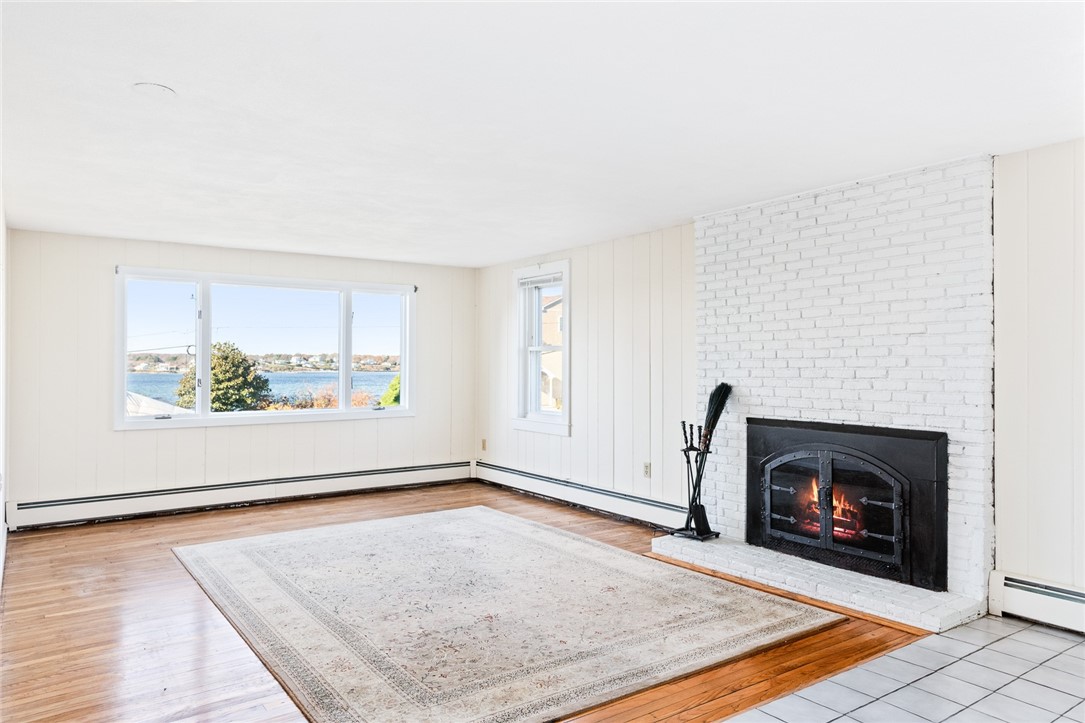 3 Abalone Road Narragansett, RI 02882 - Photo 12 of 32 Living Room
