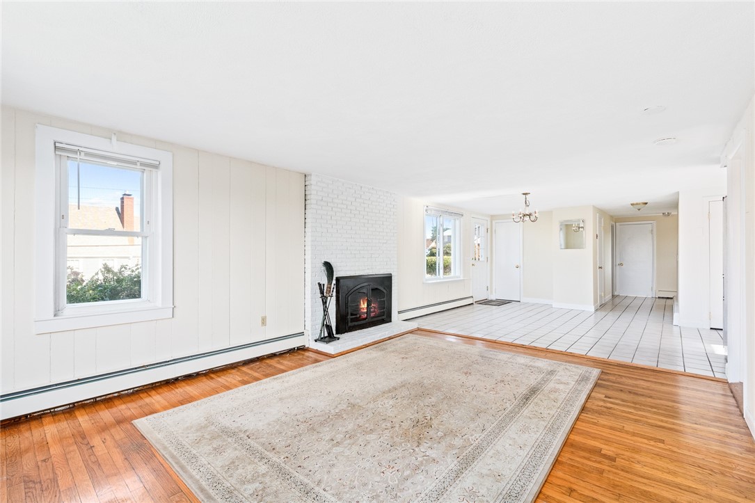 3 Abalone Road Narragansett, RI 02882 - Photo 14 of 32 Living Room
