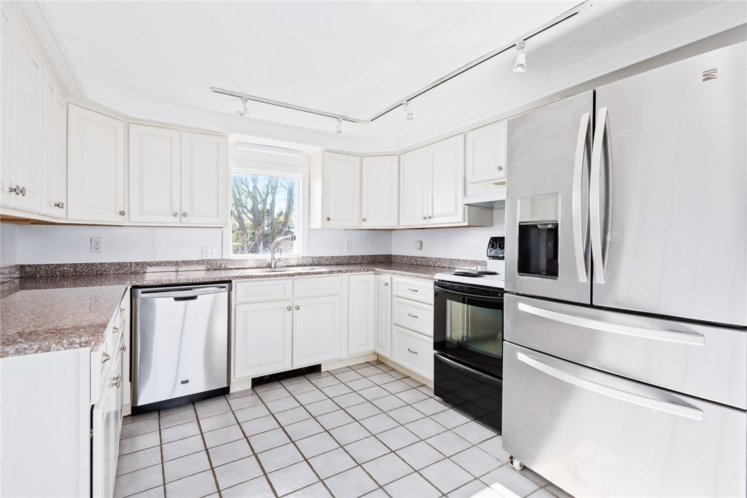 3 Abalone Road Narragansett, RI 02882 - Photo 17 of 32 Kitchen