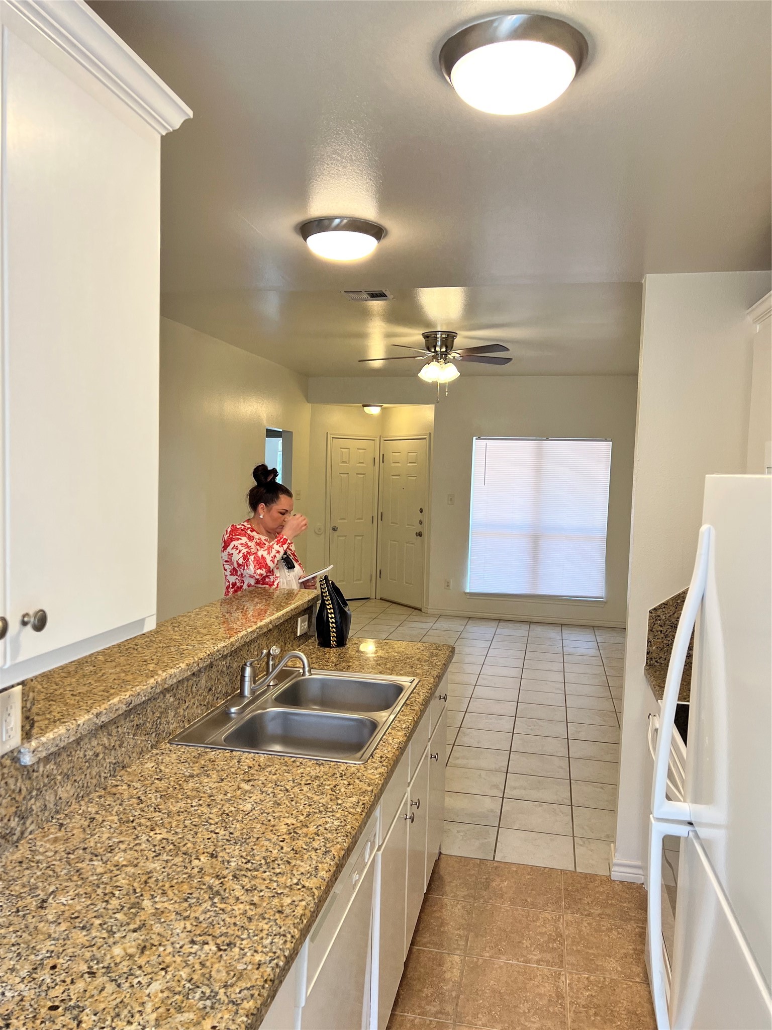 712 Sharp Street Franklin, TX 77856 - Photo 6 of 10