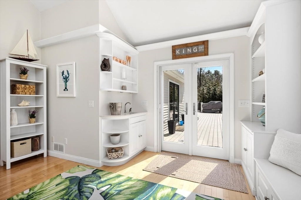 20 Simmons Road Hanover, MA 02339 - Photo 14 of 41