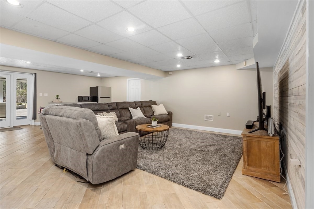 20 Simmons Road Hanover, MA 02339 - Photo 29 of 41