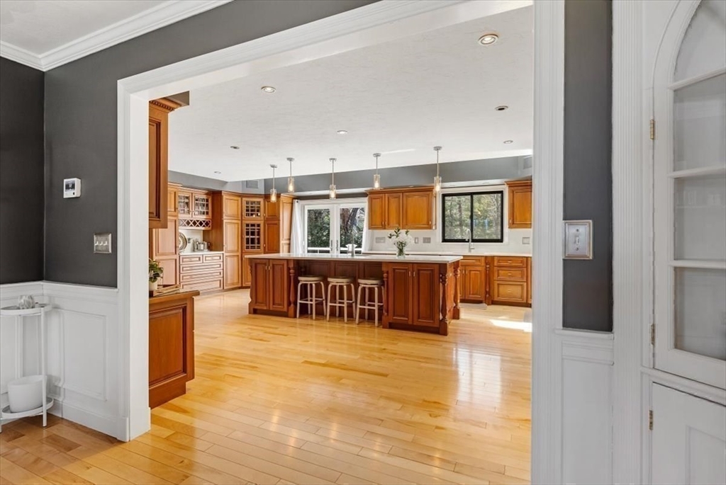 20 Simmons Road Hanover, MA 02339 - Photo 8 of 41