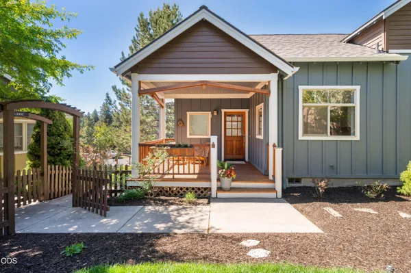 $539,000 | 1940 Northwest Monterey Pines Drive, Unit 15, Bend, OR 97703