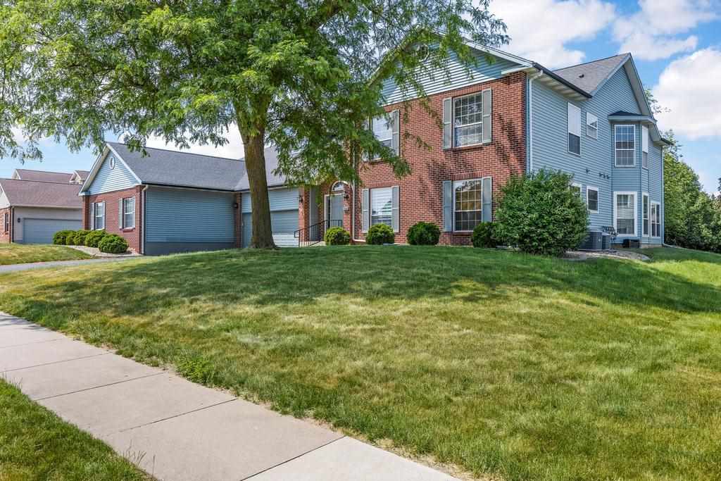 3260 Willowridge Road, Unit D Marion, IA 52302 - Photo 3 of 27 Gallery Image 3