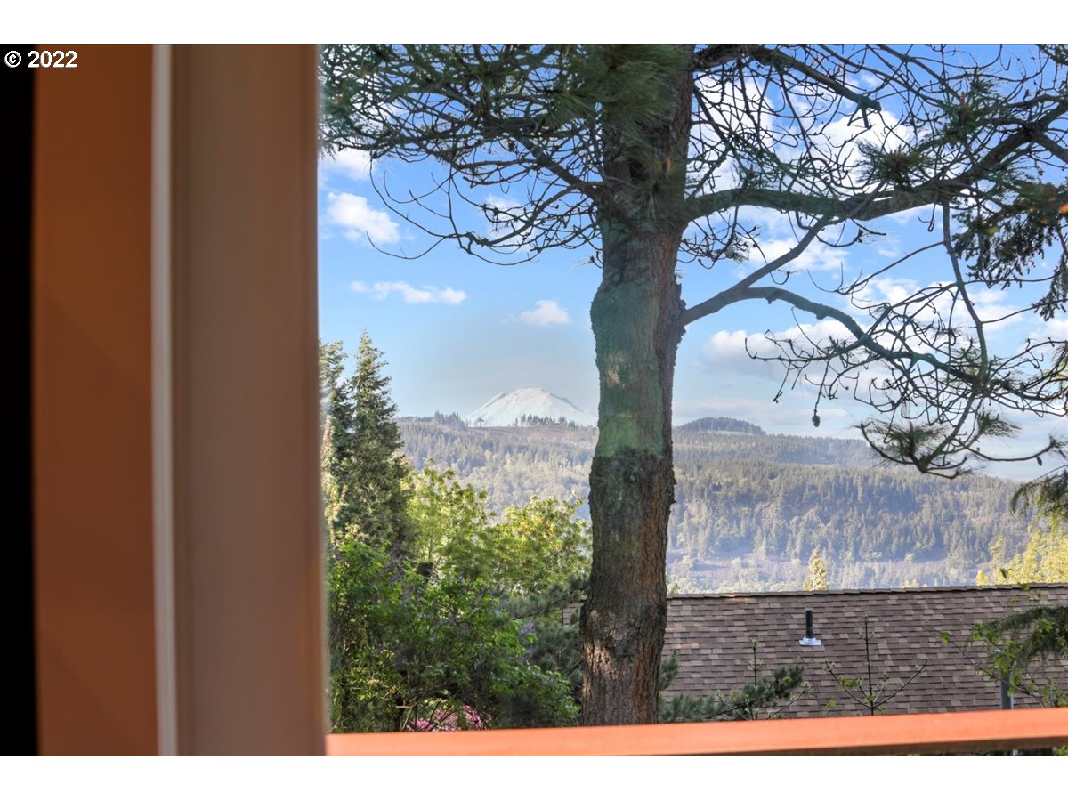 636 Hunter Road Hood River, OR 97031 - Photo 14 of 32 Gallery Image 14