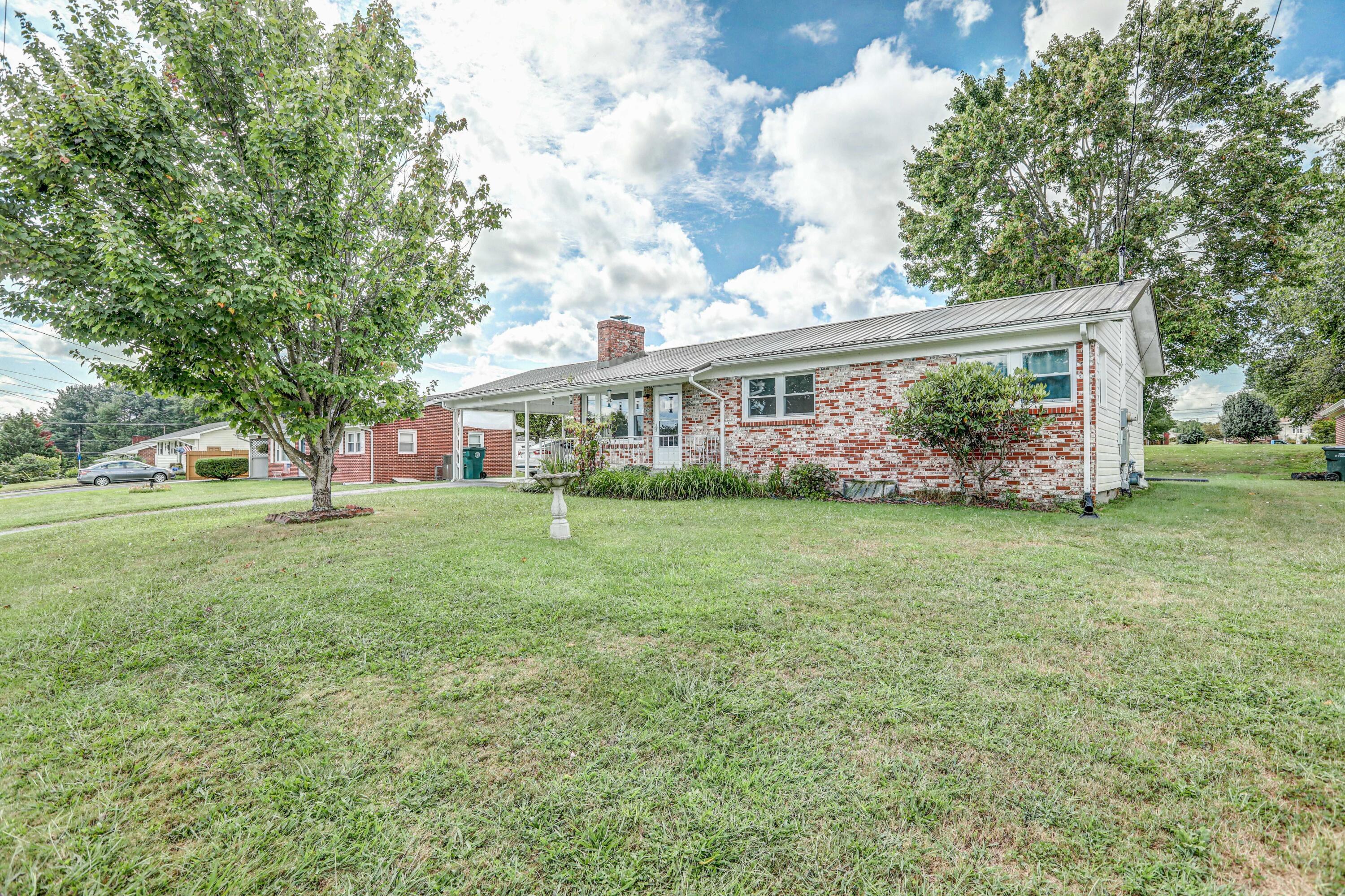 150 Grable Road Bristol, VA 24201 - Photo 1 of 22 150 Grabel Road front pic 3