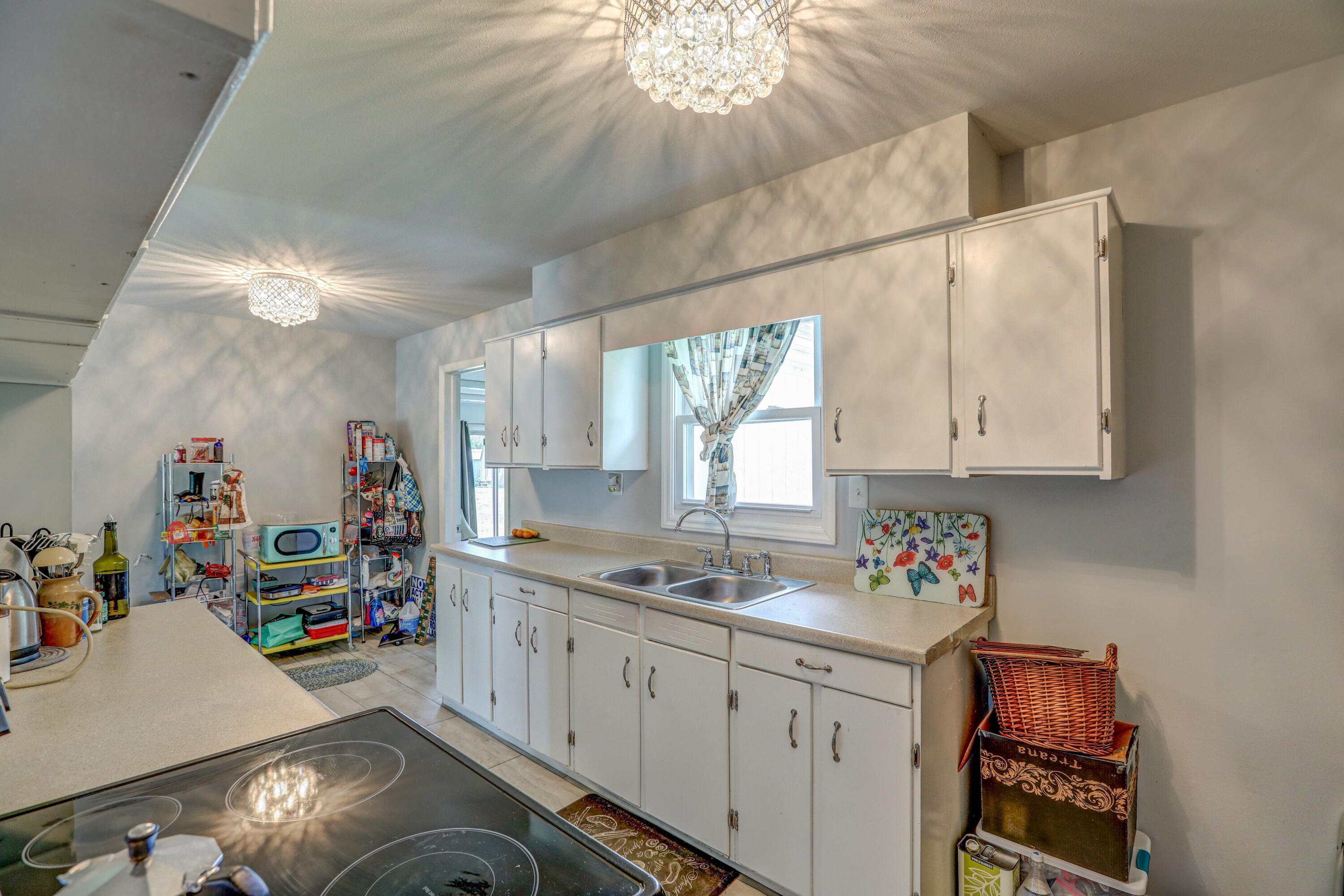 150 Grable Road Bristol, VA 24201 - Photo 12 of 22 150 Grabel Road kitchen pic 2