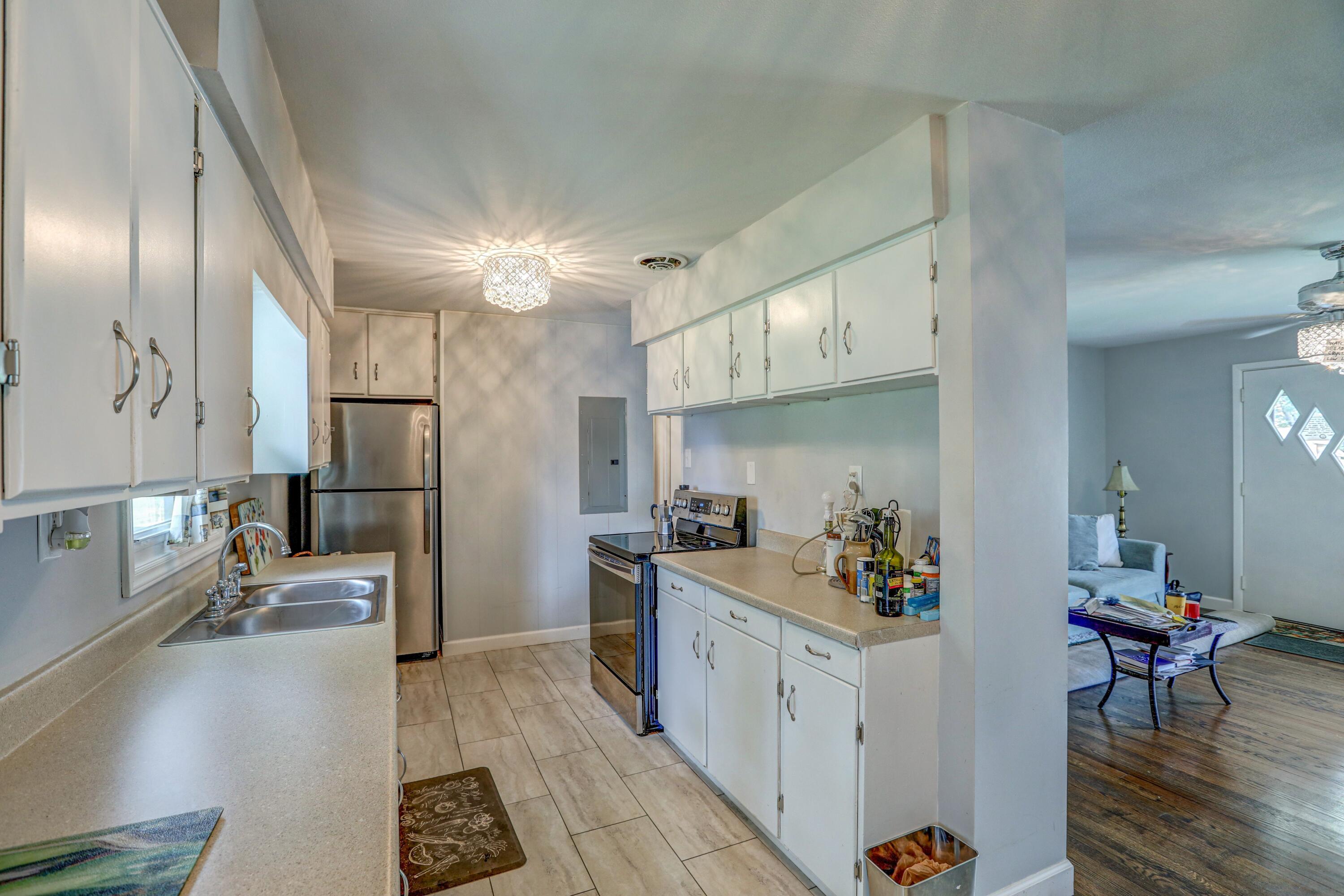150 Grable Road Bristol, VA 24201 - Photo 14 of 22 150 Grabel Road kitchen pic 4