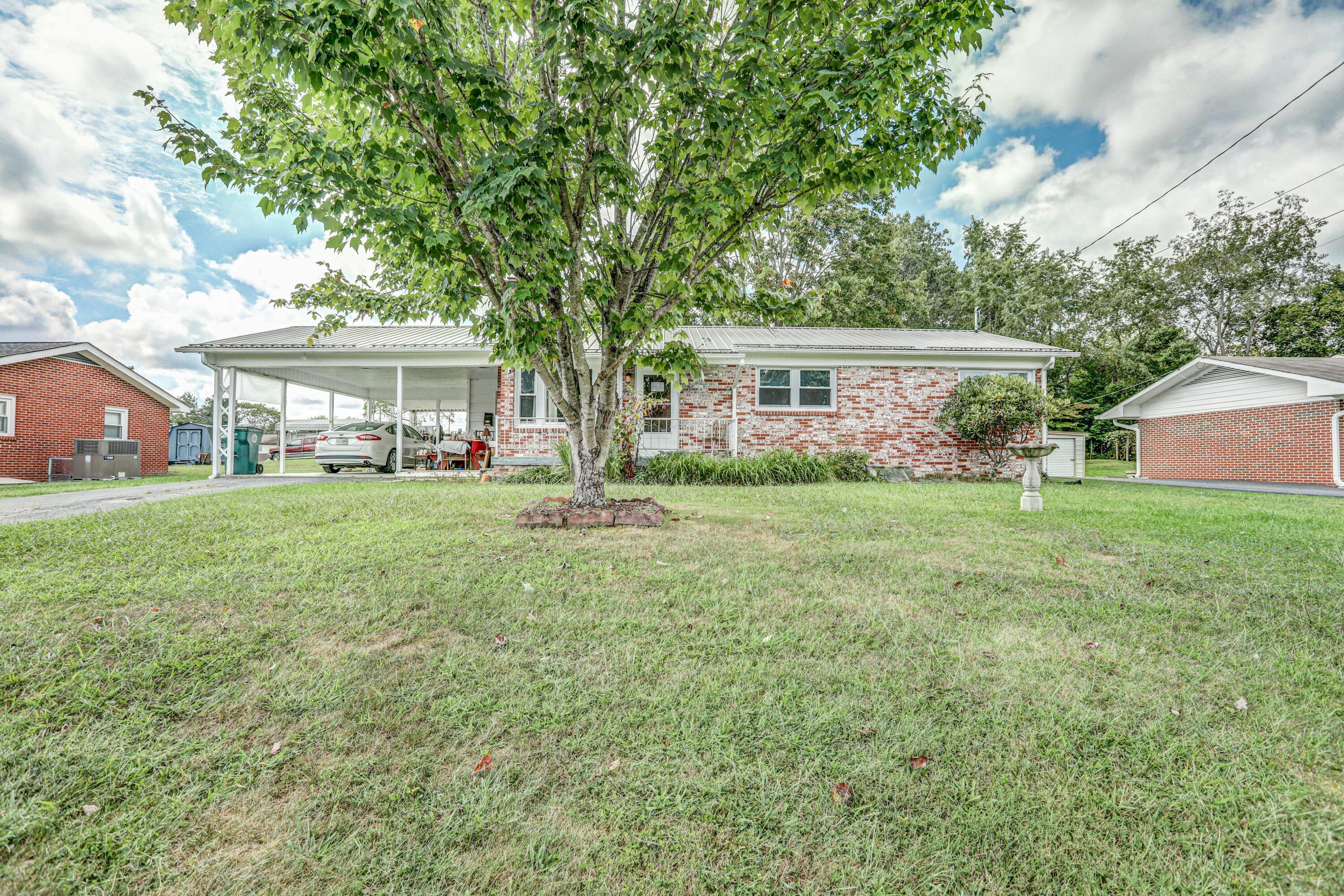 150 Grable Road Bristol, VA 24201 - Photo 3 of 22 150 Grable Road new front pic 2