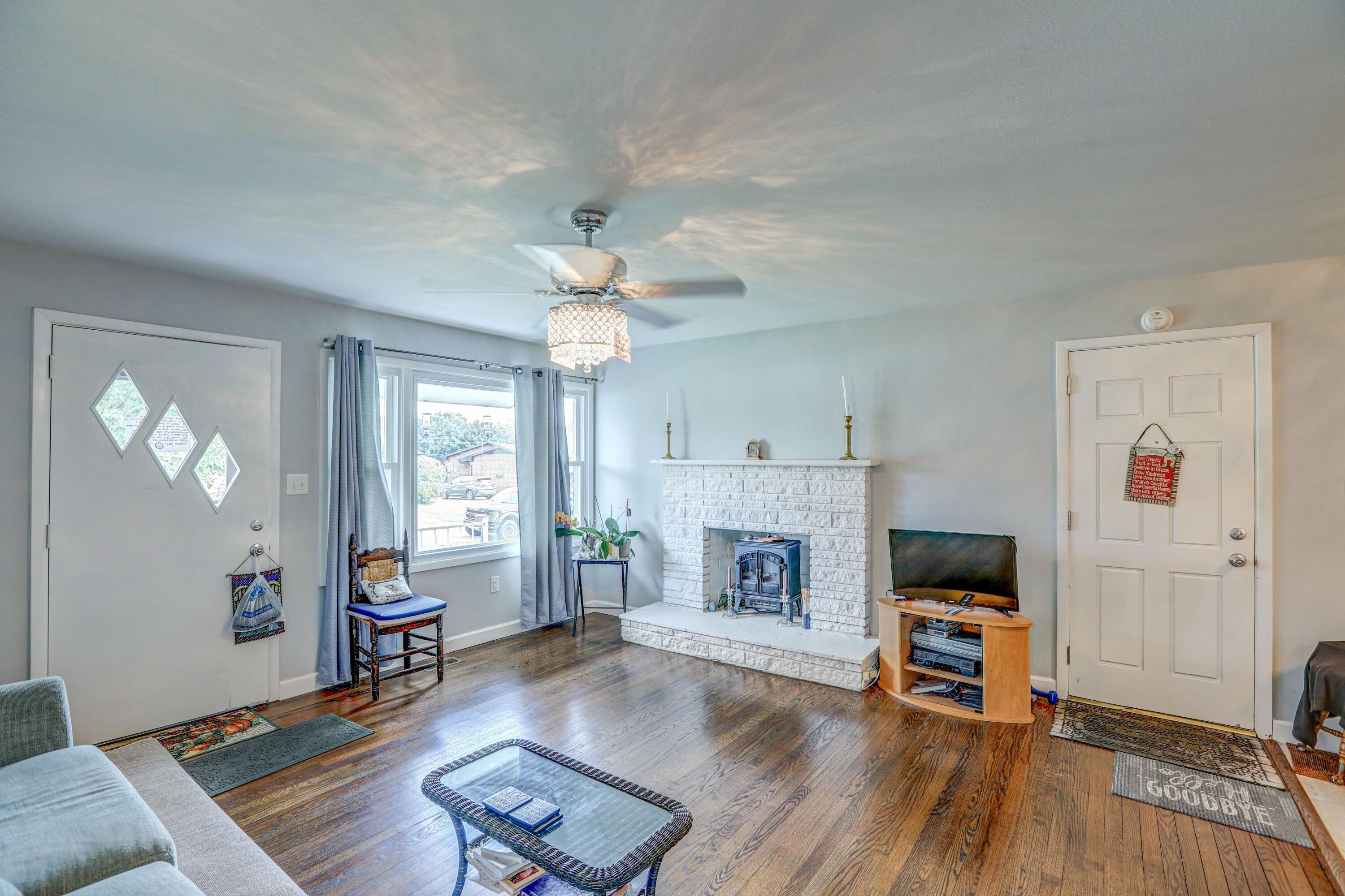150 Grable Road Bristol, VA 24201 - Photo 9 of 22 150 Grabel Road living room with firepla