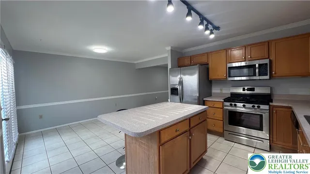 $2,400 | 1732 Pinewind Drive, Lower Macungie Township, PA 18011