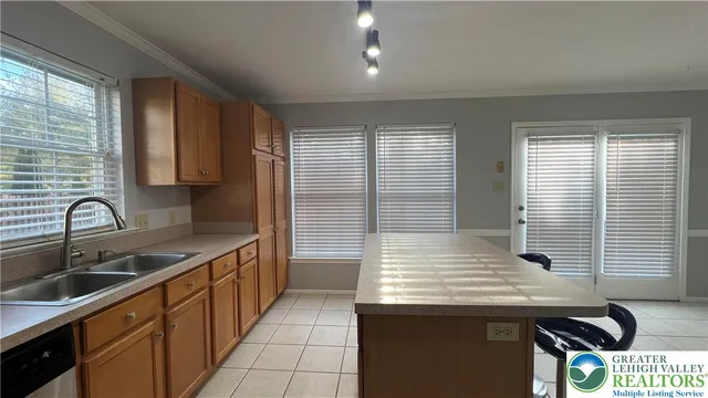 $2,400 | 1732 Pinewind Drive, Lower Macungie Township, PA 18011