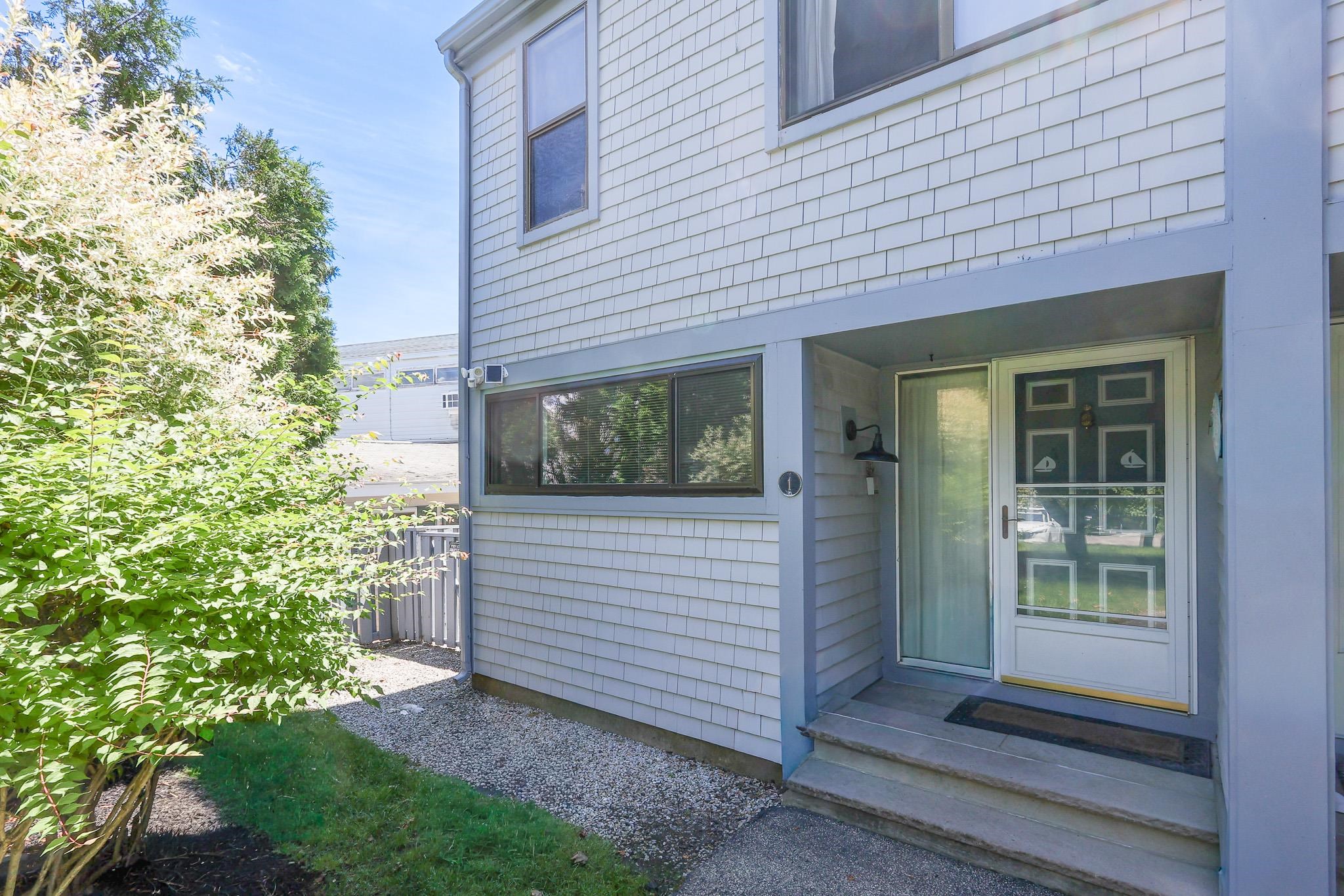 951 Ocean Boulevard, Unit 1 Hampton, NH 03842 - Photo 4 of 34
