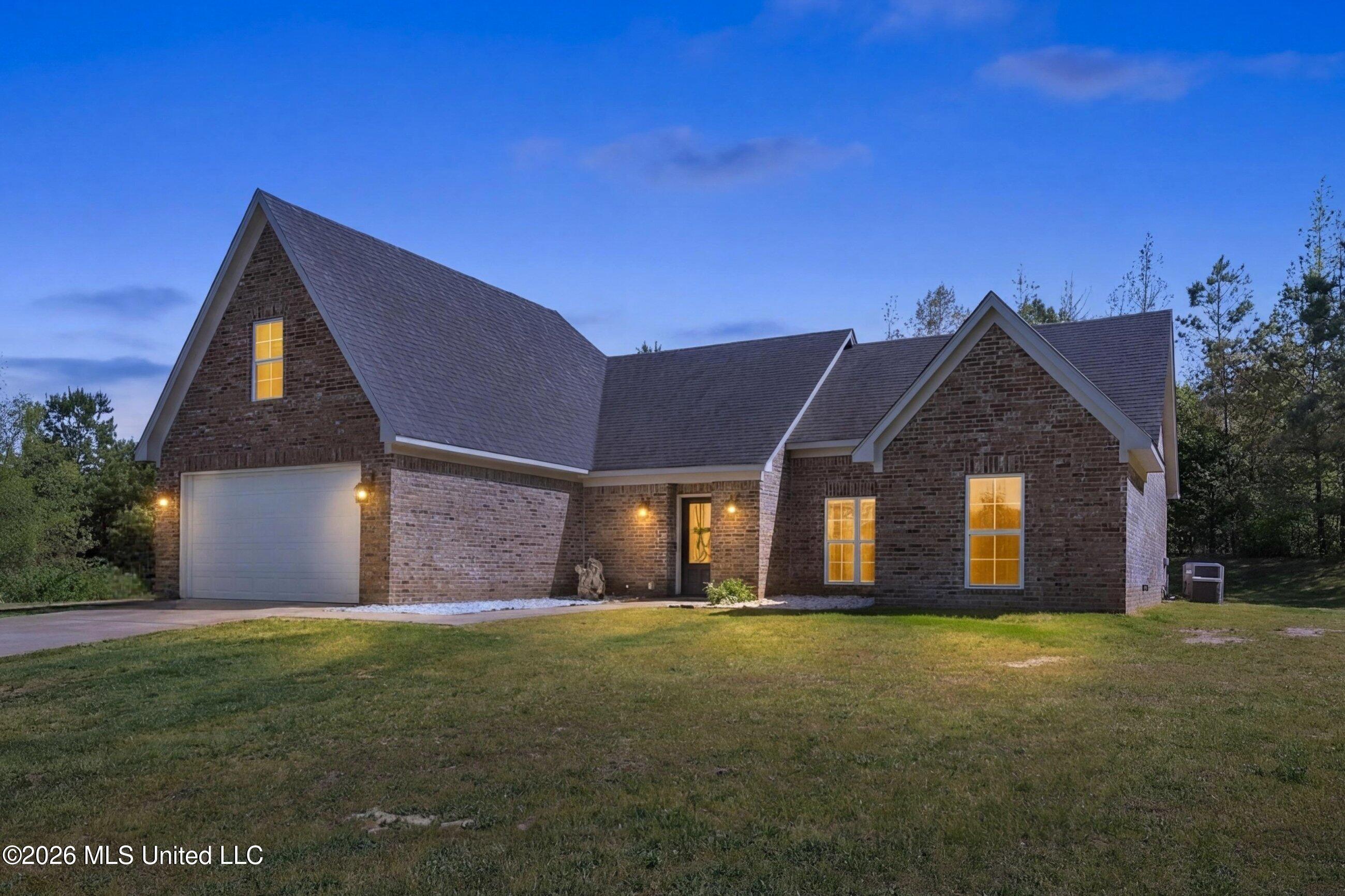 102 Fawn Trail Coldwater, MS 38618 - Photo 2 of 33 Fawn Trail Exterior-3
