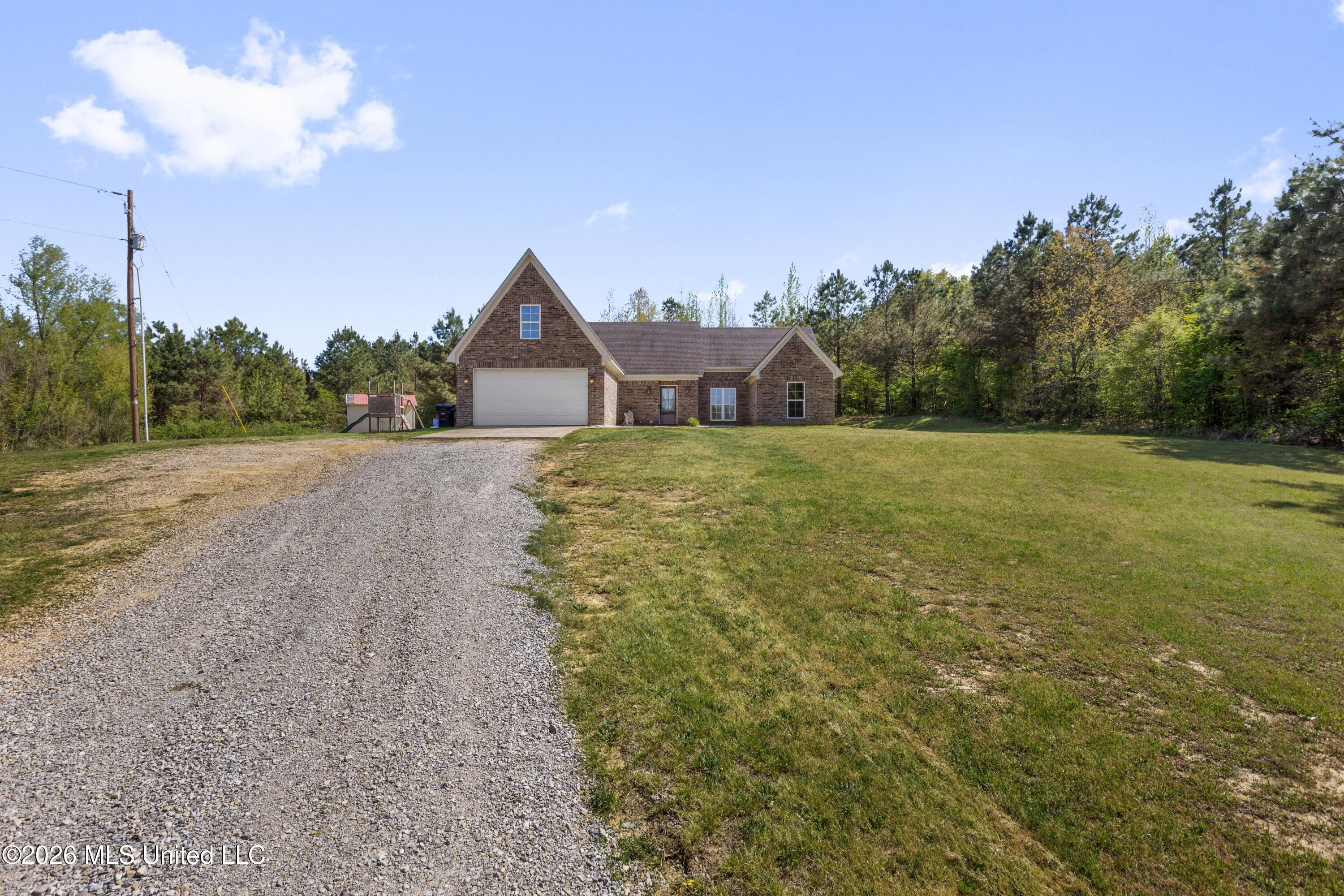 102 Fawn Trail Coldwater, MS 38618 - Photo 5 of 33 102 Fawn Trl - 004
