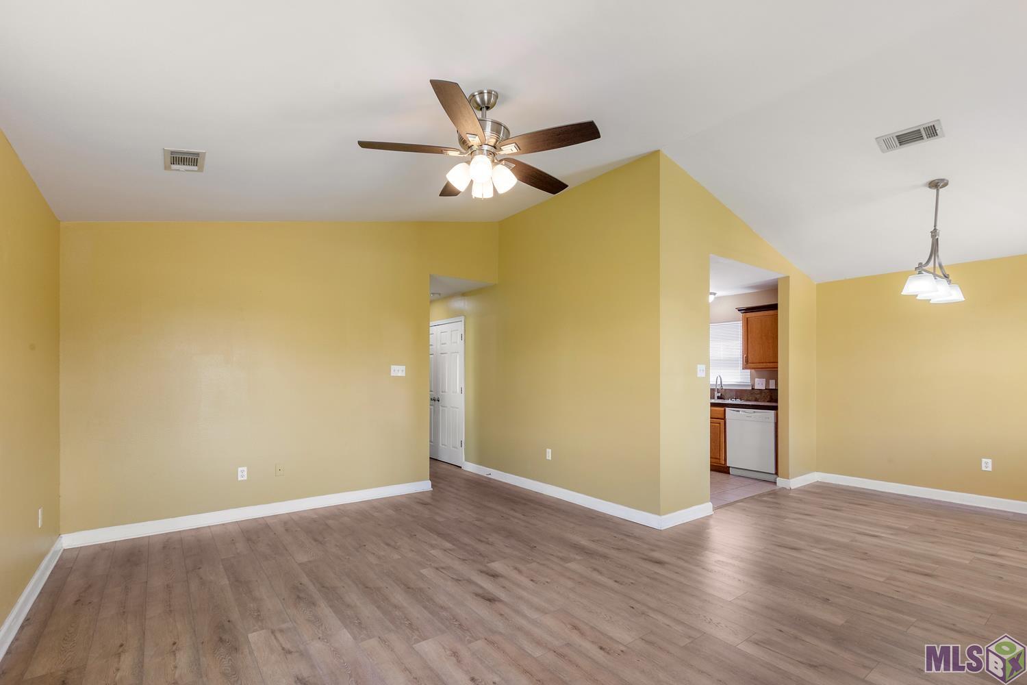 26293 Riverscape Drive Springfield, LA 70462 - Photo 6 of 24
